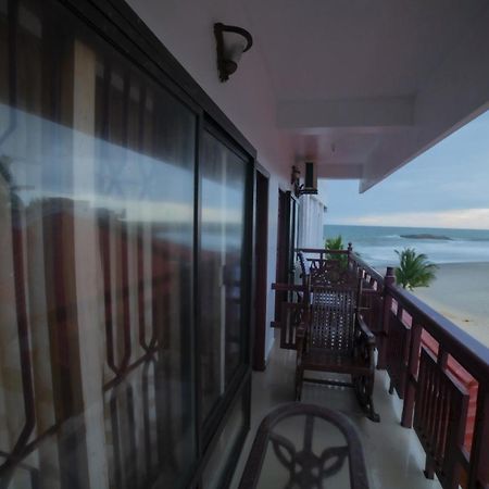 Tippys Beach Resort 코발람비치 외부 사진